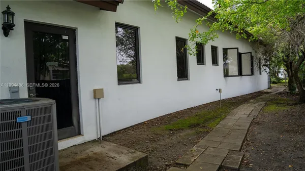 $2,699,000 | 6200 Southwest 97th Avenue, Miami, FL 33173