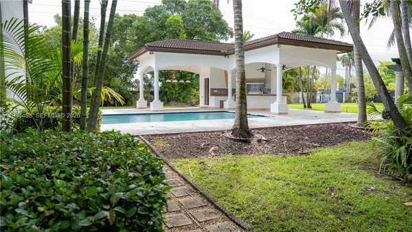 $2,699,000 | 6200 Southwest 97th Avenue, Miami, FL 33173