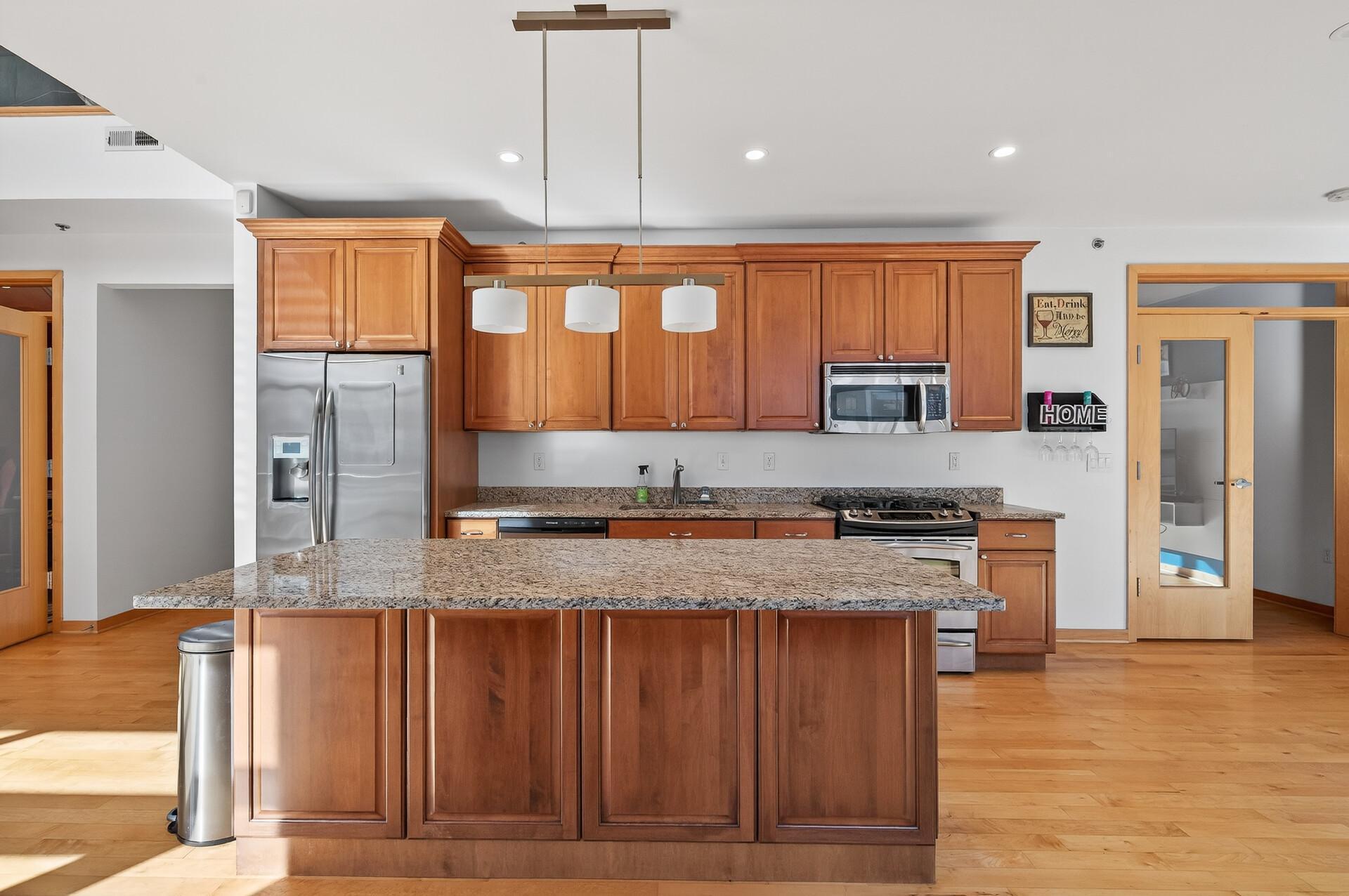 3104 West Lake Street, Unit 405 Minneapolis, MN 55416 - Photo 5 of 35