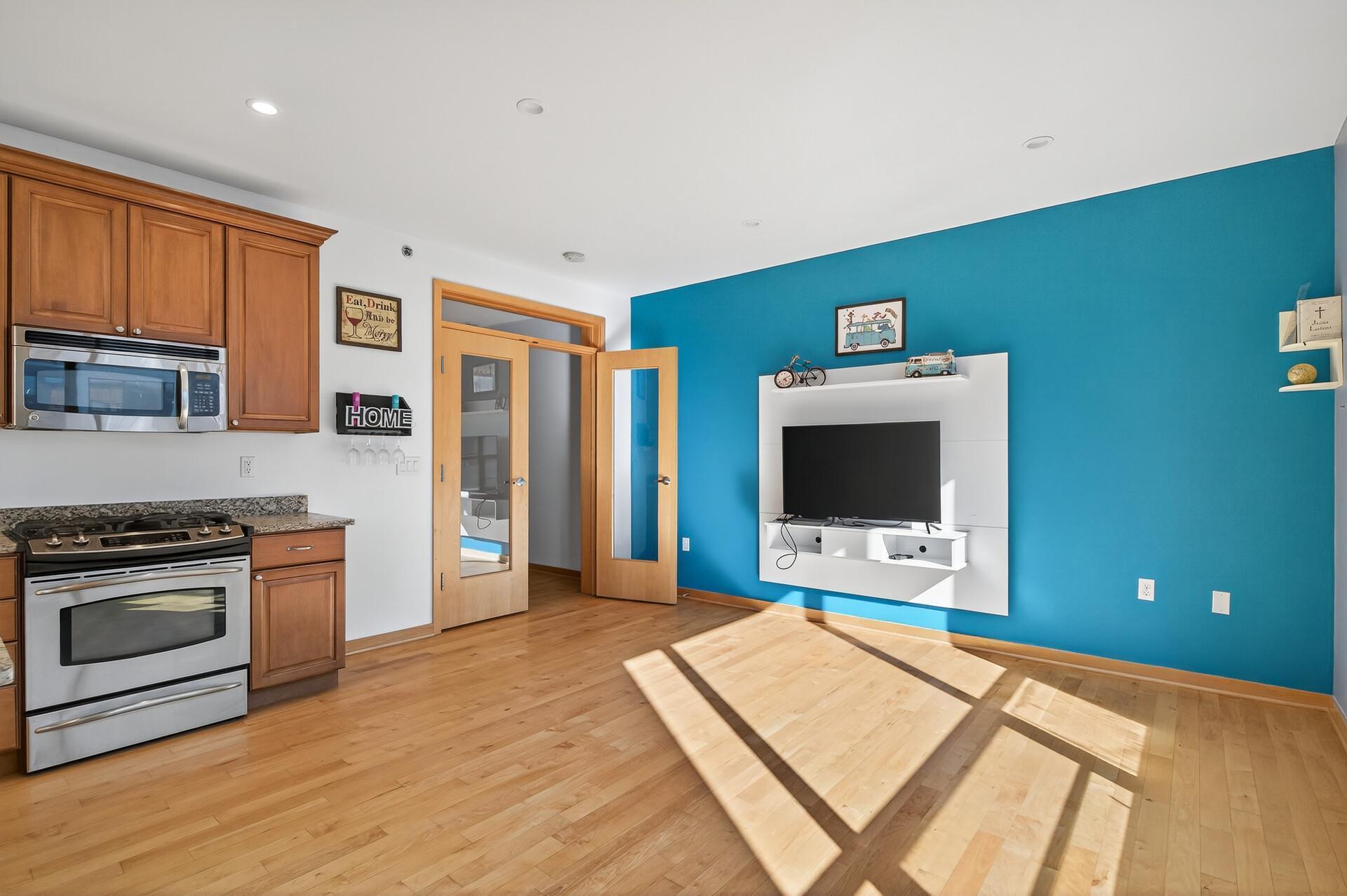 3104 West Lake Street, Unit 405 Minneapolis, MN 55416 - Photo 8 of 35