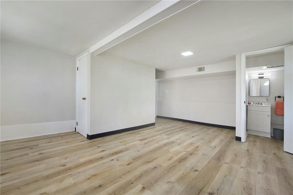 3260 McRoberts Road Pittsburgh, PA 15234 - Photo 29 of 37 Gallery Image 29
