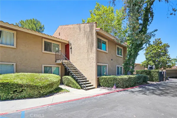 $344,000 | 24311 Canyon Lake Drive North, Unit 24, Canyon Lake, CA 92587