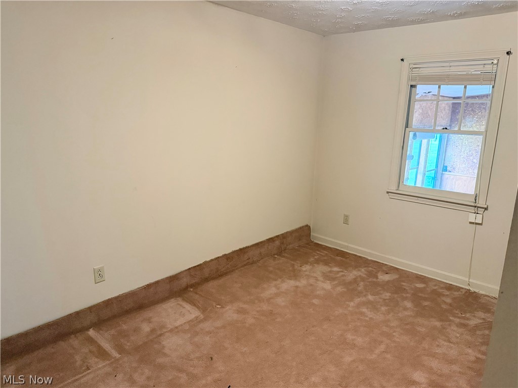 612 Briggs Road Leavittsburg, OH 44430 - Photo 11 of 21