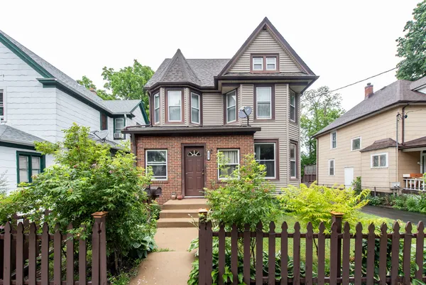 $309,900 | 418 Lawn Court, Waukegan, IL 60085