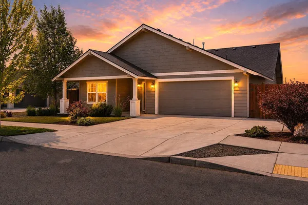 $469,900 | 1717 Northeast 3rd Court, Redmond, OR 97756