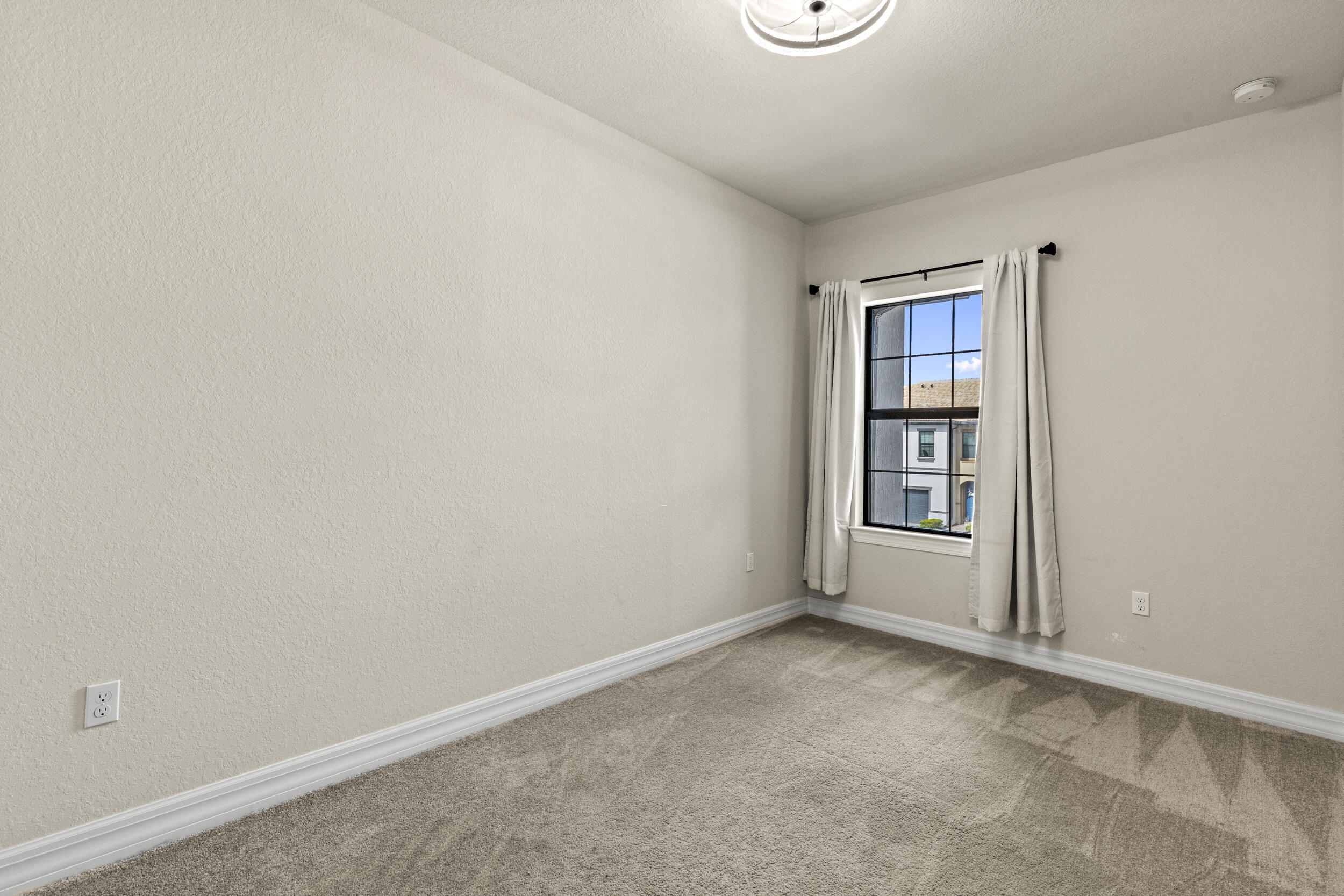 4828 Chantilly Rd Lake Lake Worth, FL 33467 - Photo 14 of 32 4828 Chantilly Road