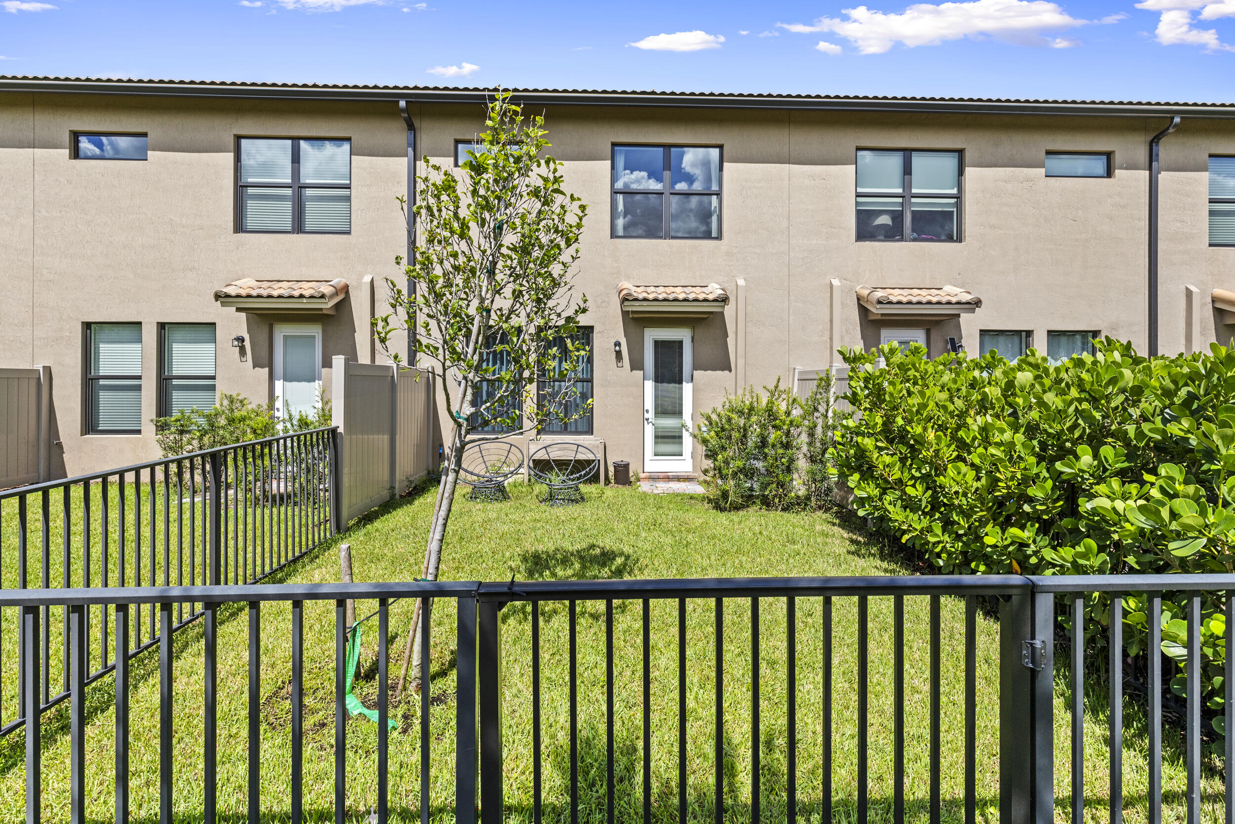 4828 Chantilly Rd Lake Lake Worth, FL 33467 - Photo 19 of 32 4828 Chantilly Road