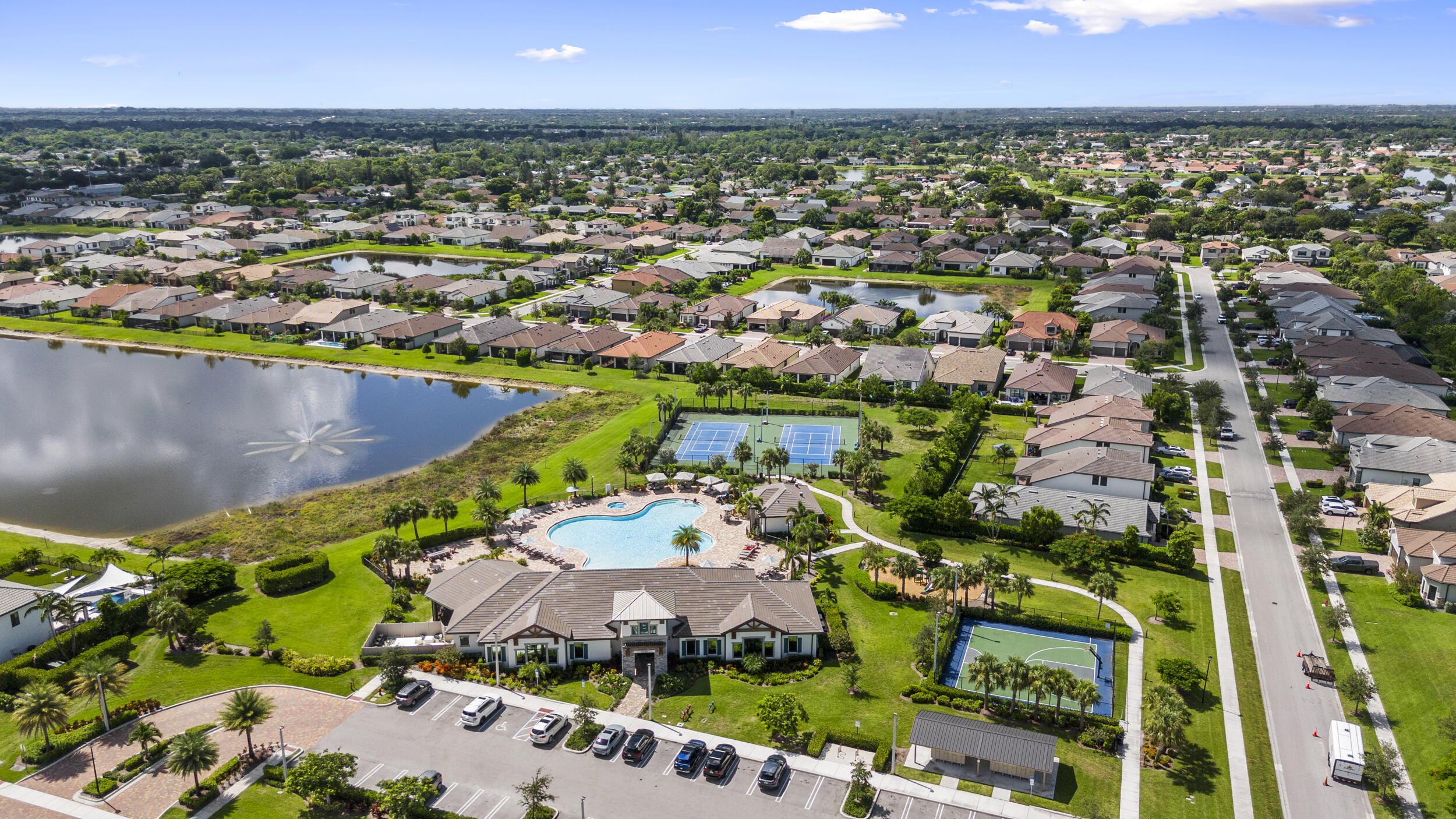 4828 Chantilly Rd Lake Lake Worth, FL 33467 - Photo 23 of 32 4828 Chantilly Road