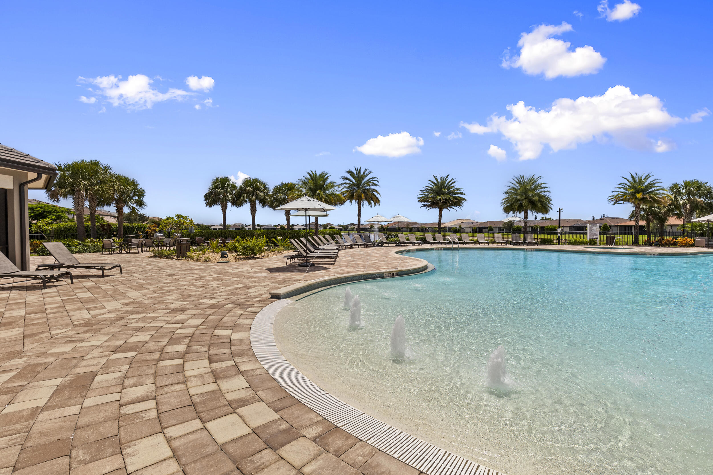 4828 Chantilly Rd Lake Lake Worth, FL 33467 - Photo 27 of 32 4828 Chantilly Road