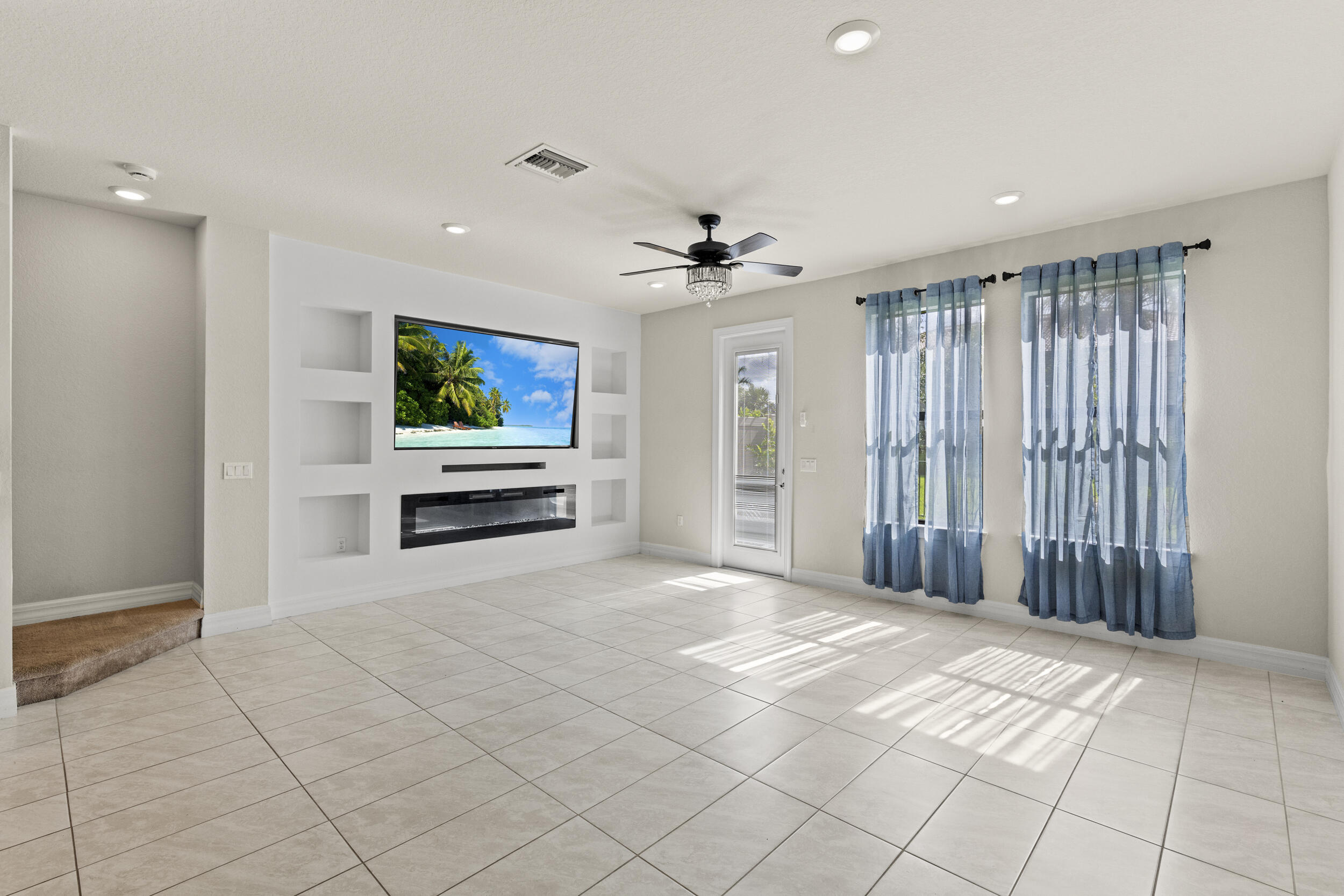 4828 Chantilly Rd Lake Lake Worth, FL 33467 - Photo 6 of 32 4828 Chantilly Road