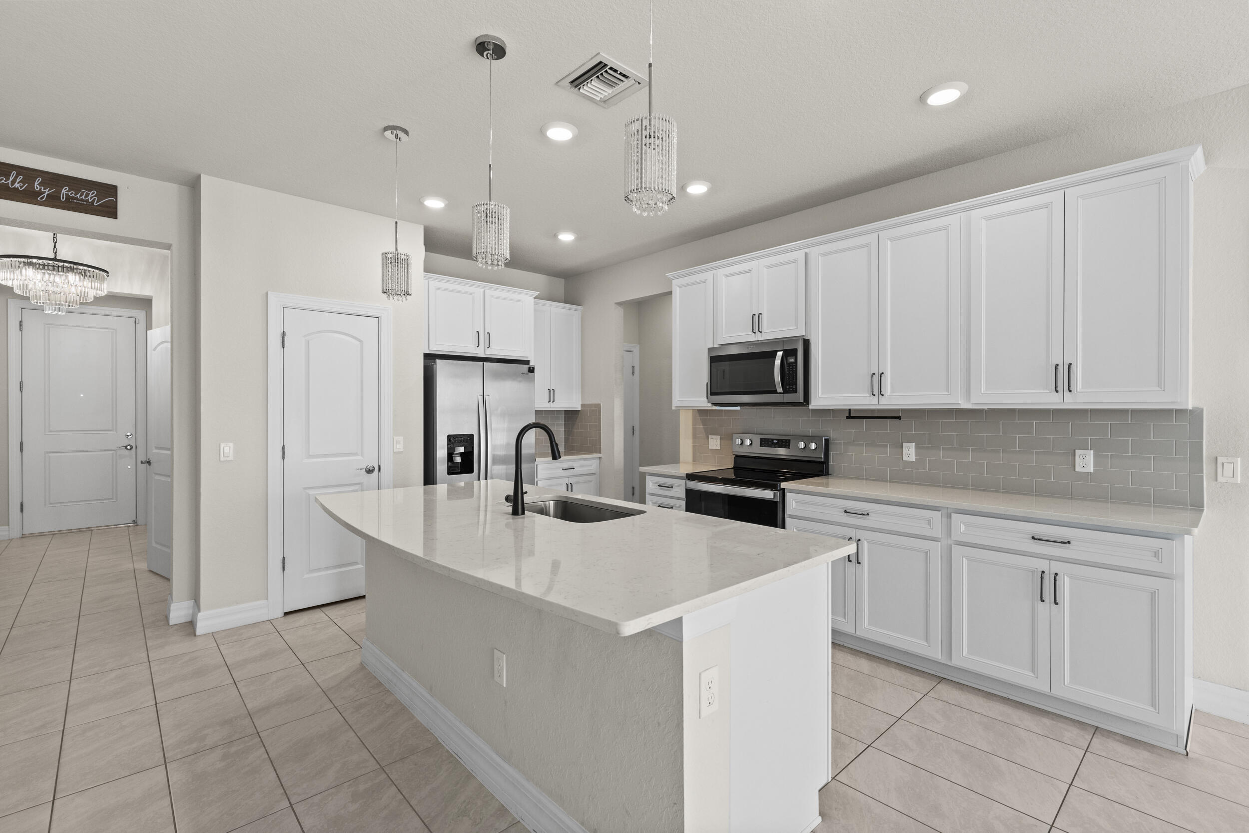 4828 Chantilly Rd Lake Lake Worth, FL 33467 - Photo 9 of 32 4828 Chantilly Road