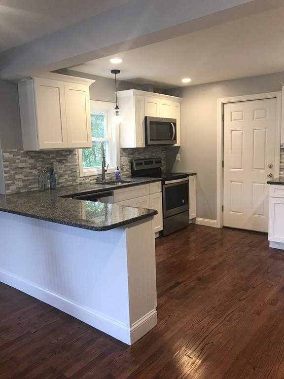 530 Middle Road Acushnet, MA 02743 - Photo 3 of 8 Gallery Image 3