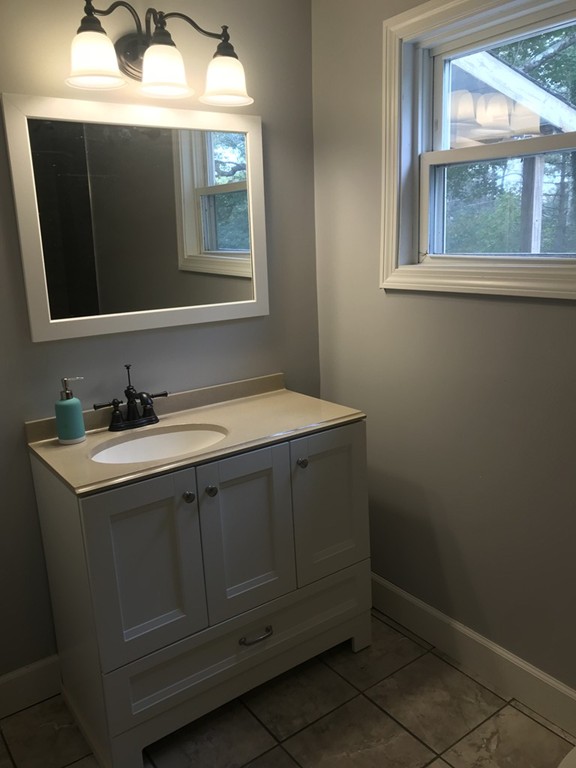 530 Middle Road Acushnet, MA 02743 - Photo 7 of 8 Gallery Image 7