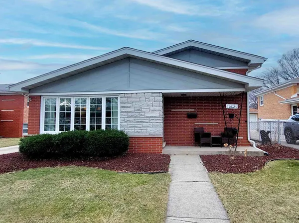 $339,900 | 10824 Laporte Avenue, Oak Lawn, IL 60453
