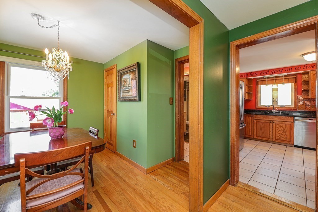 31 Pinecliff Road Boston, MA 02132 - Photo 6 of 34 Gallery Image 6