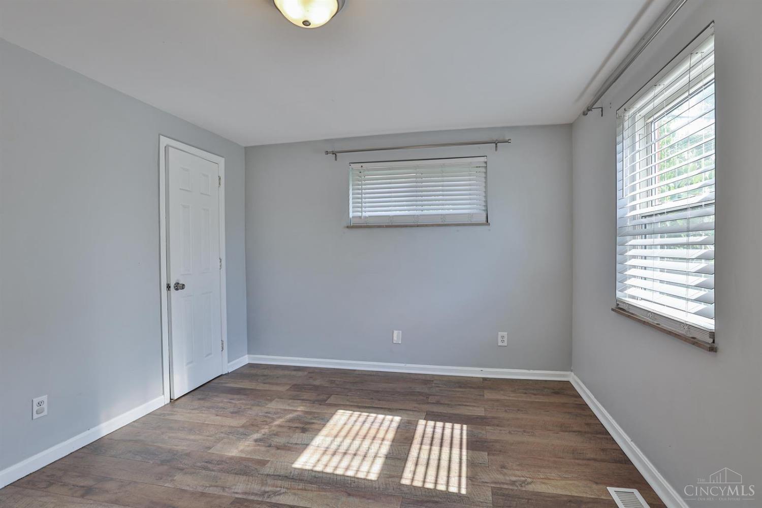 6678 Daleview Road Cincinnati, OH 45247 - Photo 13 of 25