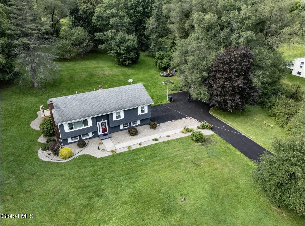 39 Hicks Road Queensbury, NY 12804 - Photo 6 of 36 IMG_5627