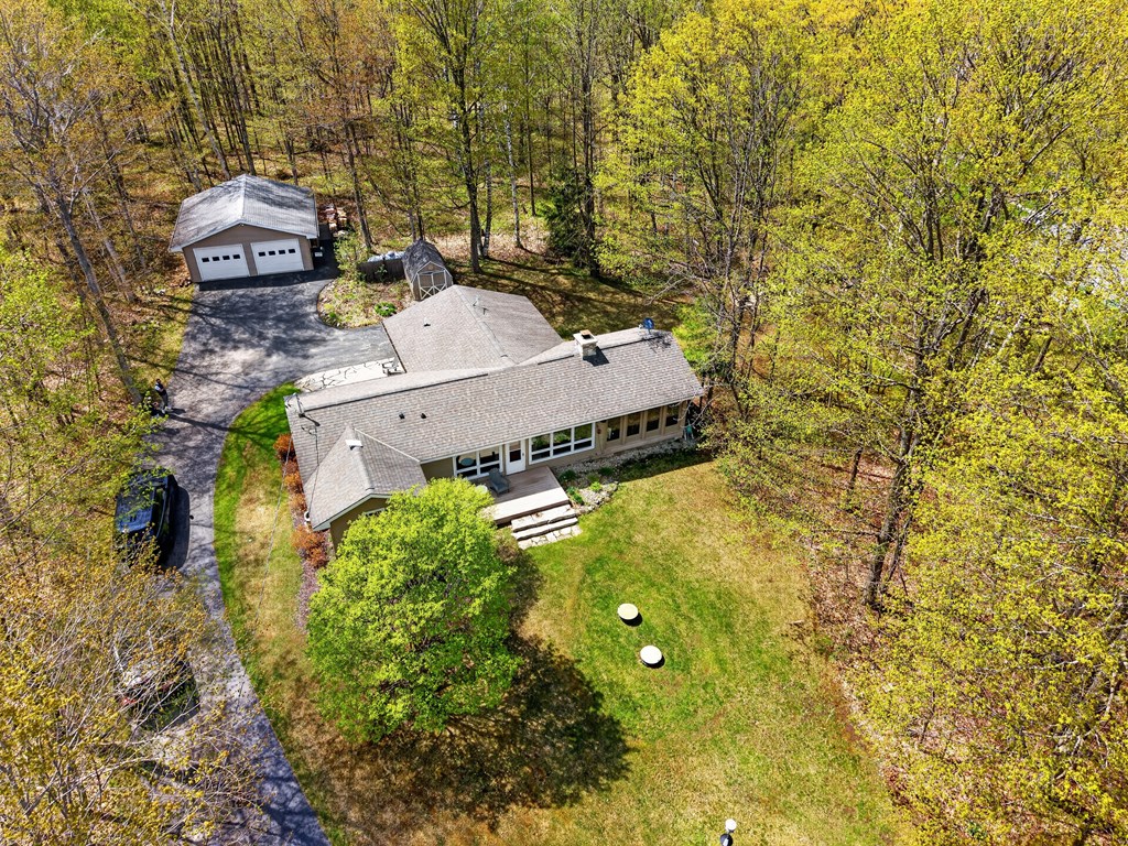 7669 West Kangaroo Lake Road Baileys Harbor, WI 54202 - Photo 37 of 39 Gallery Image 37