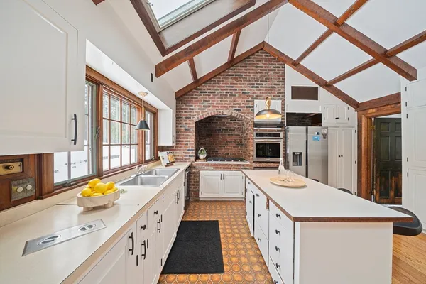 $1,249,000 | 8 Conway Lane, Foxboro, MA 02035