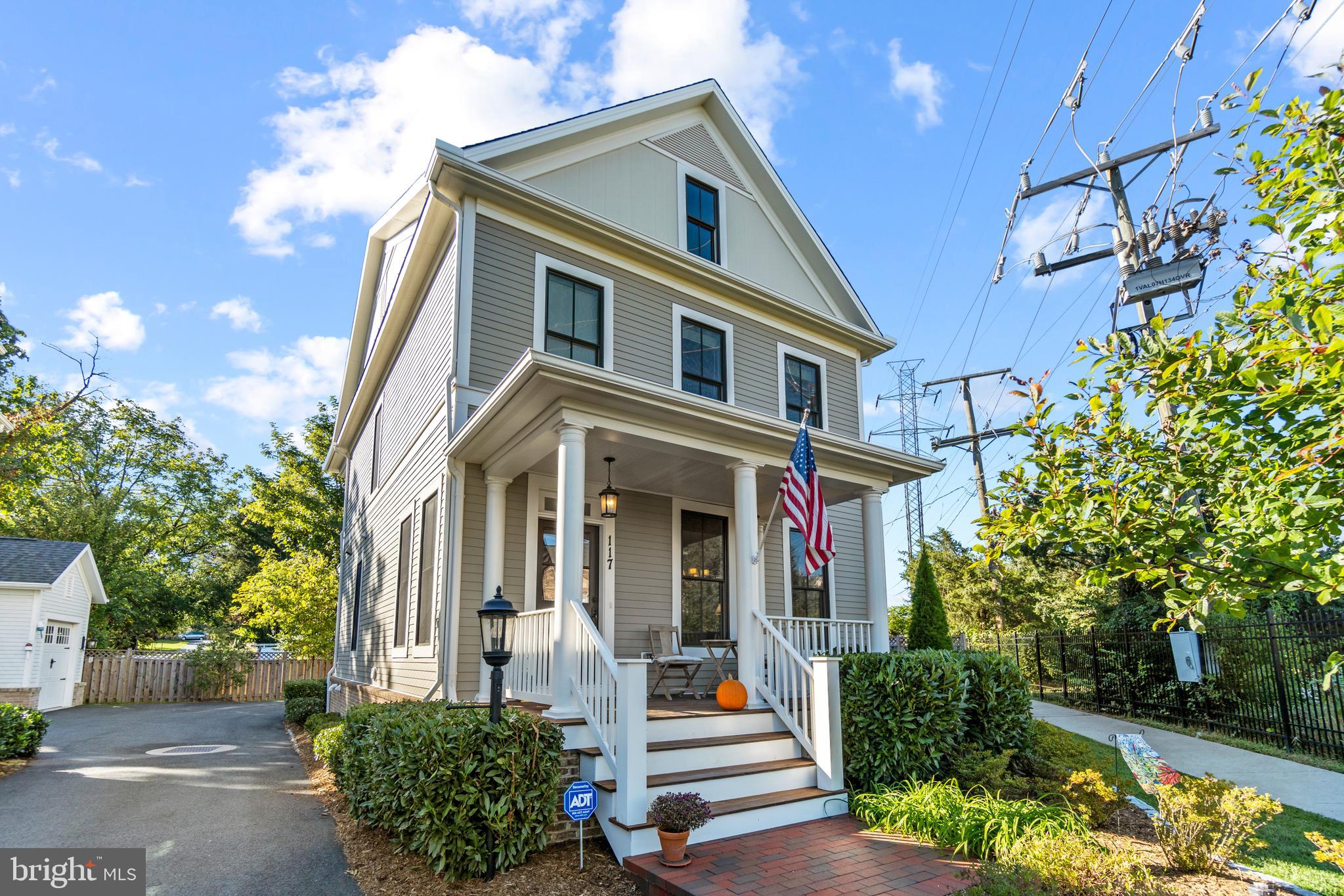 117 Vinehaven Way Herndon, VA 20170 - Photo 2 of 54