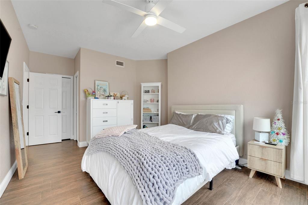 5911 Old Berkley Road Auburndale, FL 33823 - Photo 54 of 91 a bedroom with a bed and a window