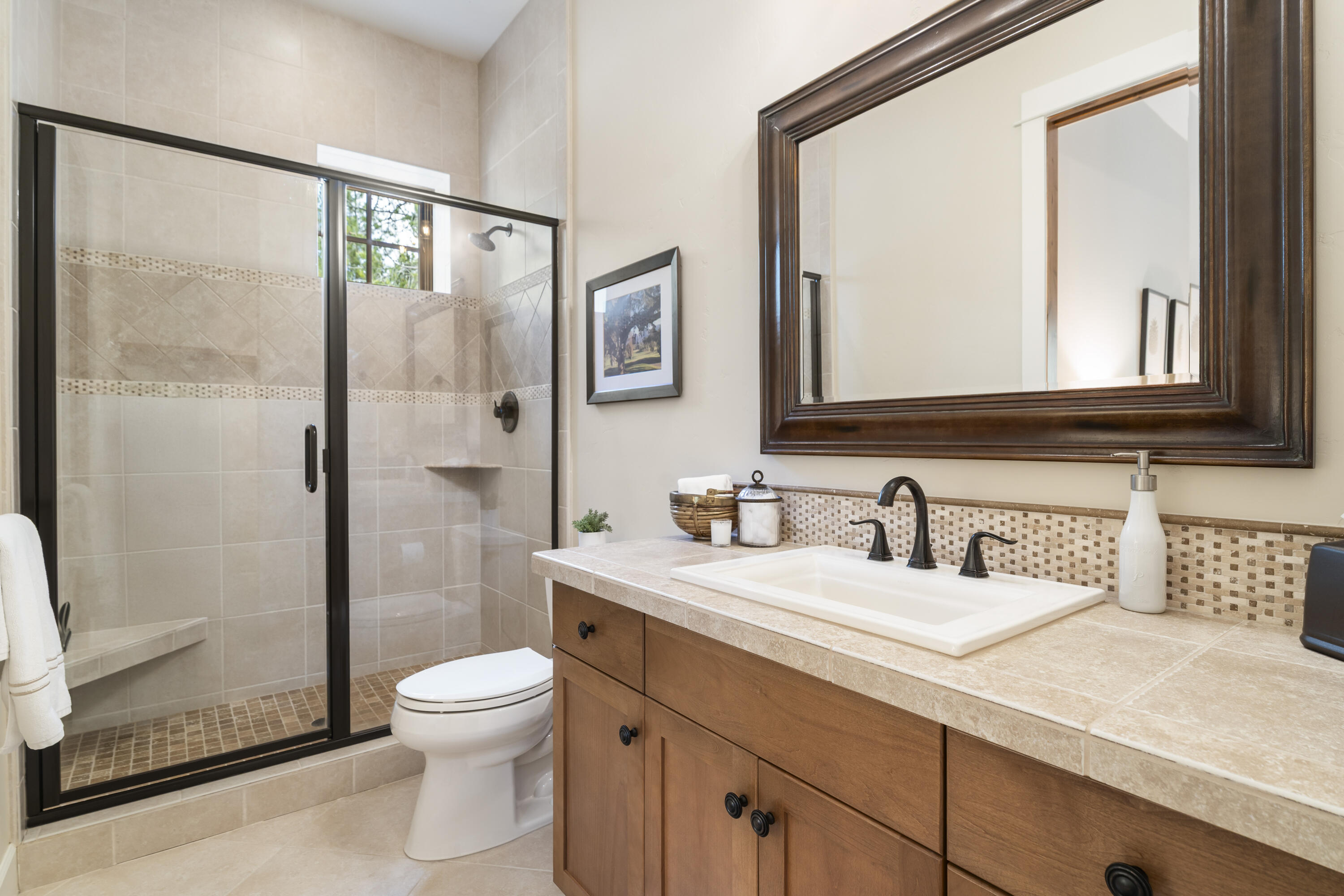 56155 Sable Rock Loop, Unit 277 Bend, OR 97707 - Photo 40 of 63 Bedroom #3 - Suite Bathroom