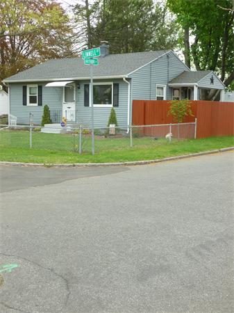 134 Linnell Street Springfield, MA 01104 - Photo 2 of 24