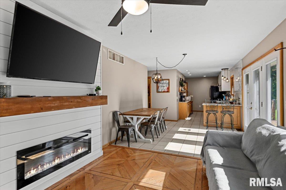 5710 Guest Road Sherman, IL 62684 - Photo 6 of 42