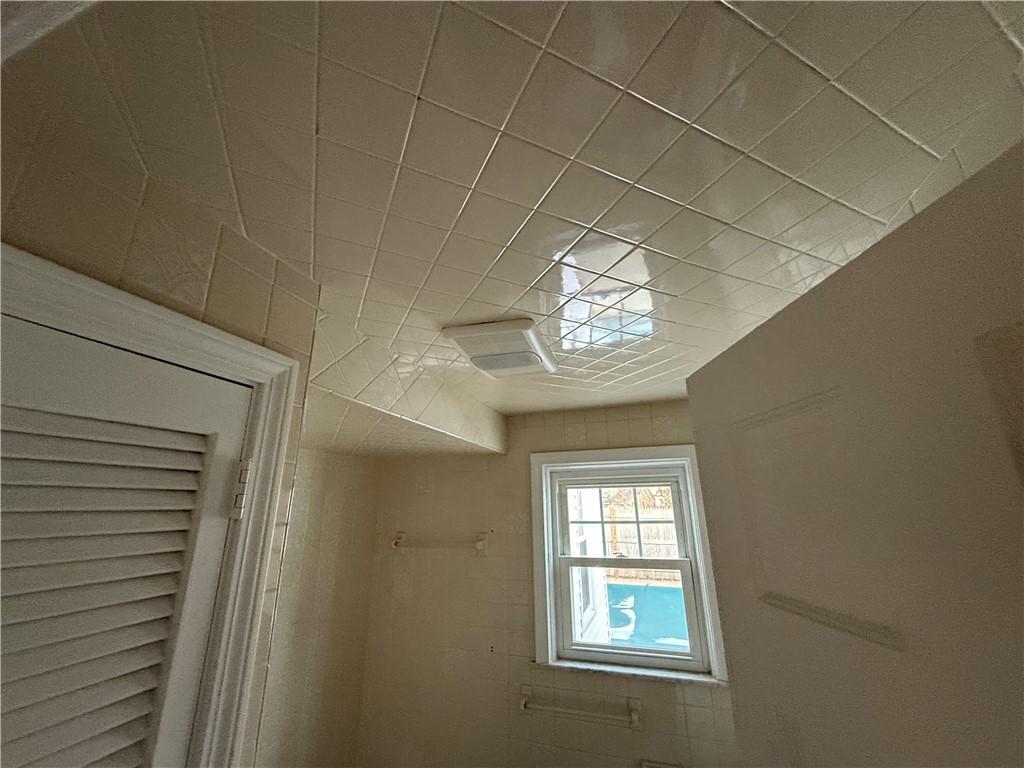 151 Ausdale Road Cranston, RI 02910 - Photo 22 of 36 Gallery Image 22