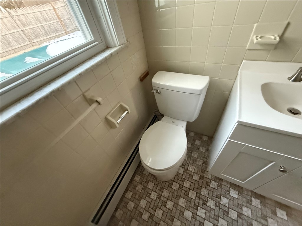 151 Ausdale Road Cranston, RI 02910 - Photo 24 of 36 Gallery Image 24