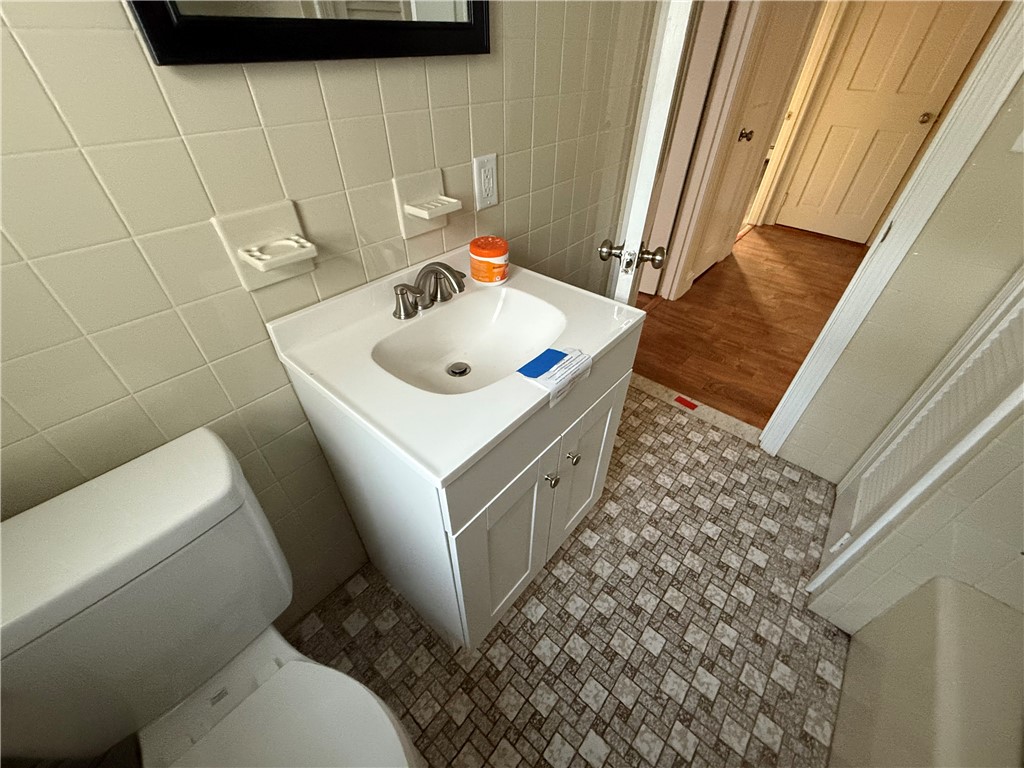 151 Ausdale Road Cranston, RI 02910 - Photo 25 of 36 Gallery Image 25
