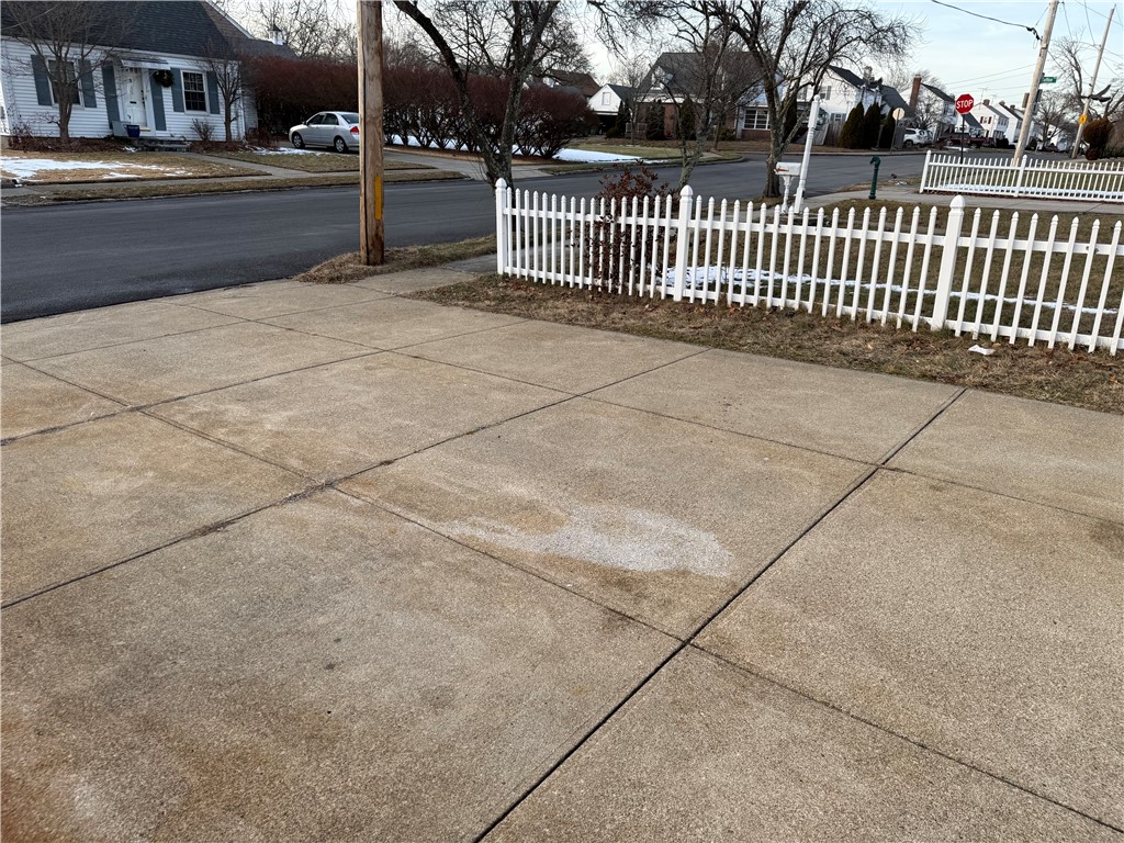 151 Ausdale Road Cranston, RI 02910 - Photo 5 of 36 Gallery Image 5