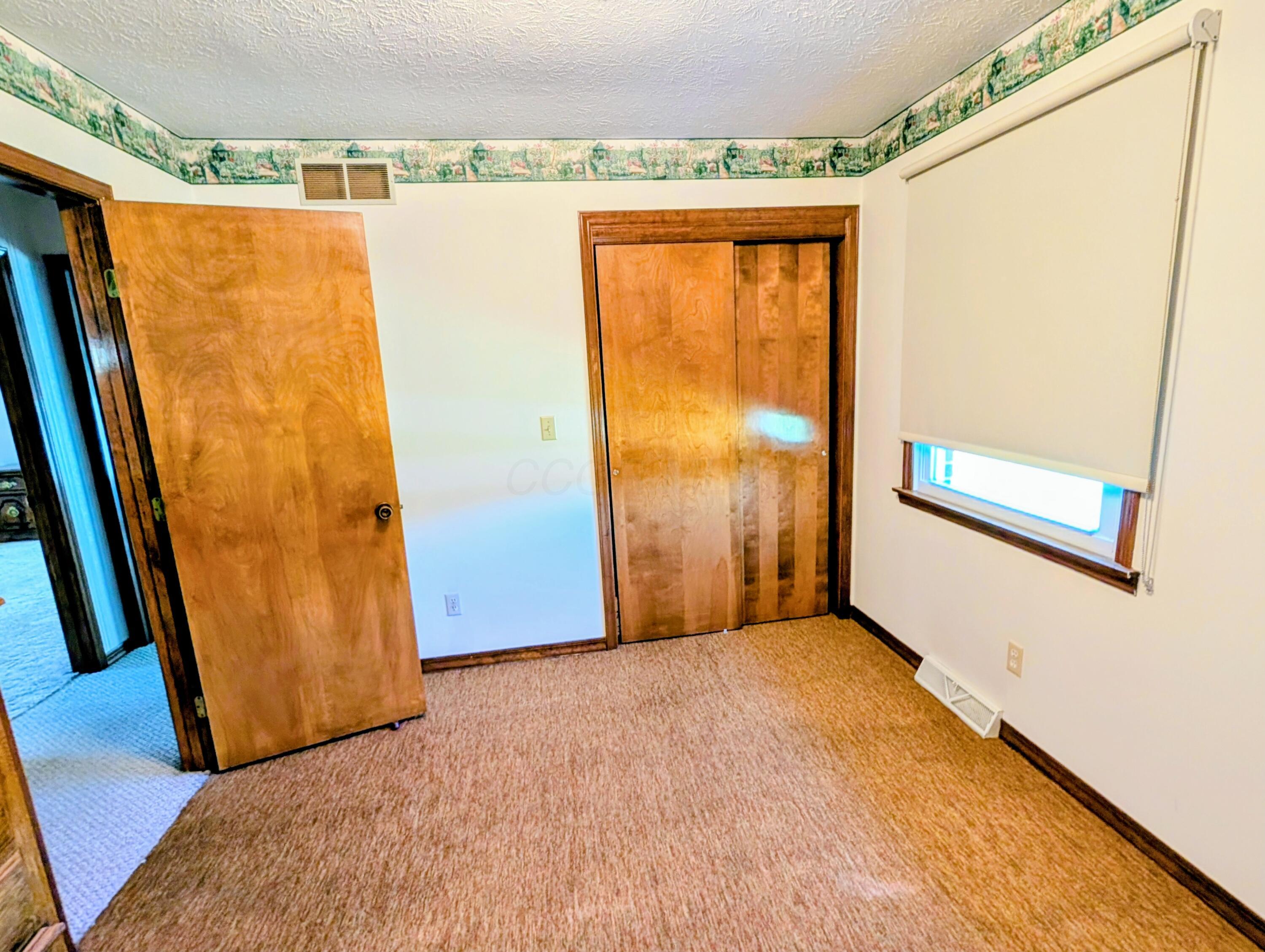 24440 Sisk Road Circleville, OH 43113 - Photo 14 of 38 PXL_20251016_174939368~2