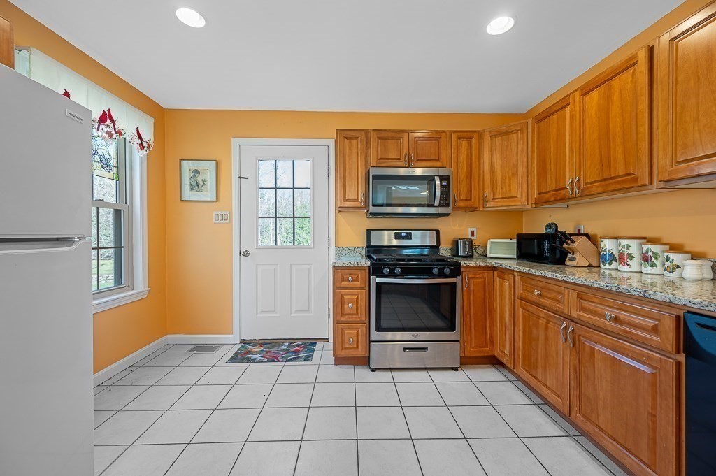 49 Bullard Road Oakham, MA 01068 - Photo 13 of 39 Gallery Image 13
