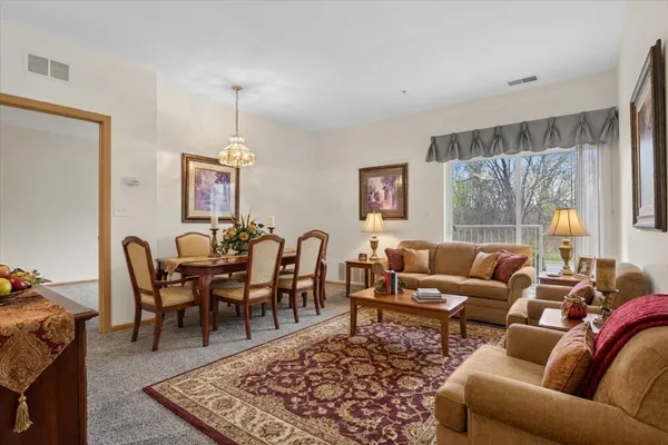 $115,000 | 801 North McLean Boulevard, Unit 140, Elgin, IL 60123