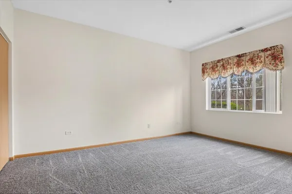$115,000 | 801 North McLean Boulevard, Unit 140, Elgin, IL 60123