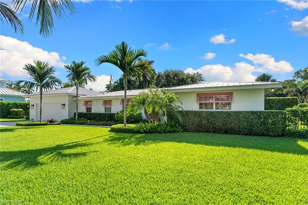 $5,950,000 | 444 3rd Street North, Naples, FL 34102