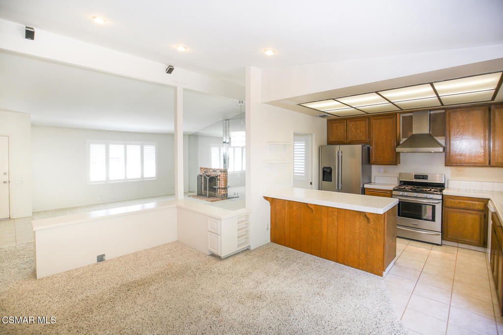458 Mark Drive Simi Valley, CA 93065 - Photo 12 of 36