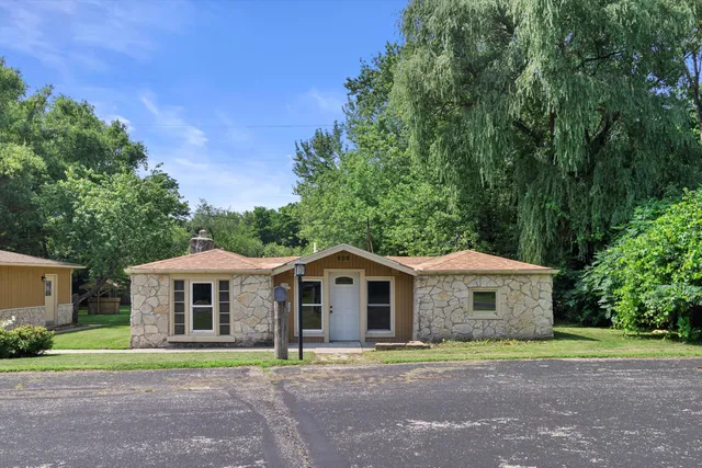 $325,000 | S103W30227 Lakeside Drive, Mukwonago, WI 53149