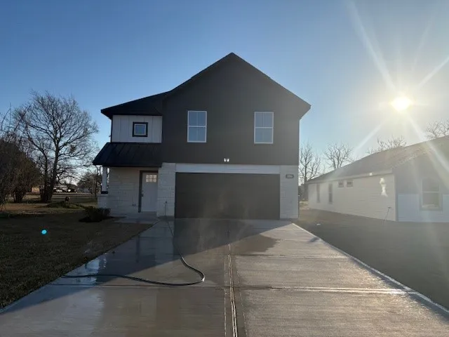 $275,000 | 1006 4th Street, Hempstead, TX 77445