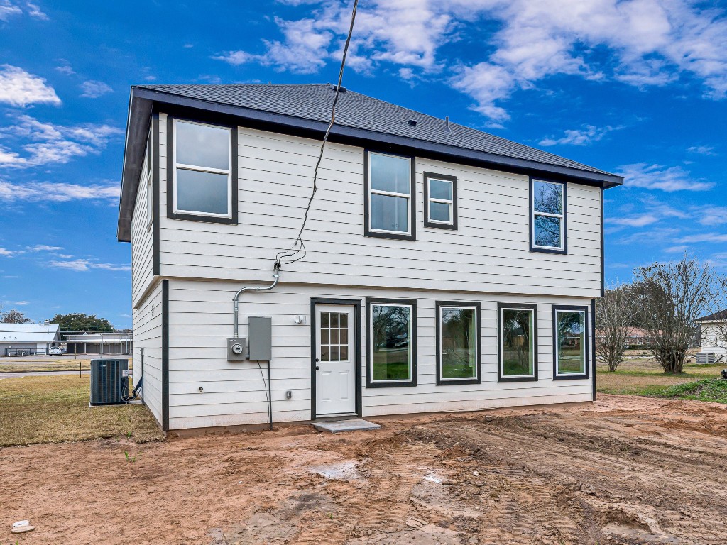 1006 4th Street Hempstead, TX 77445 - Photo 27 of 29 a house view with a outdoor space