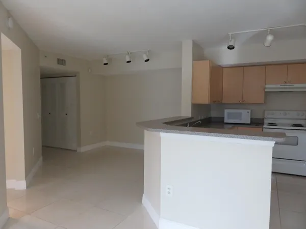 $2,200 | 1103 Villa Circle, Boynton Beach, FL 33435