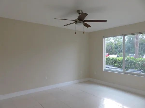 $2,200 | 1103 Villa Circle, Boynton Beach, FL 33435
