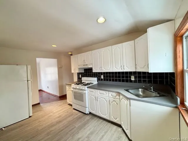 $3,200 | 232-04 147th Avenue, Unit 2 | Brookville