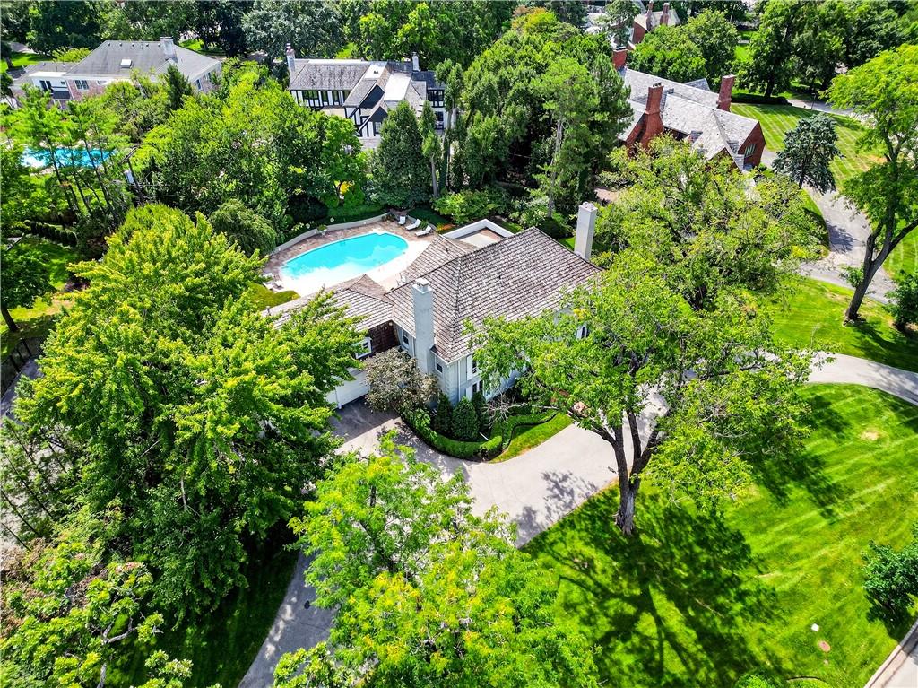 2835 Verona Road Mission Hills, KS 66208 - Photo 2 of 90