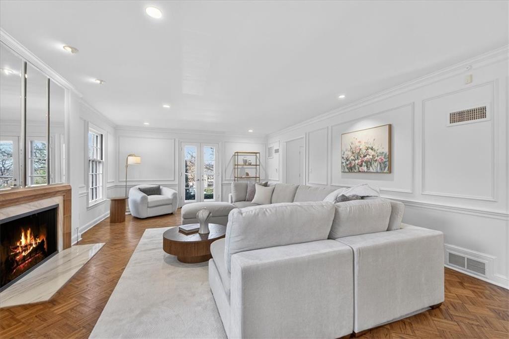 2835 Verona Road Mission Hills, KS 66208 - Photo 24 of 90