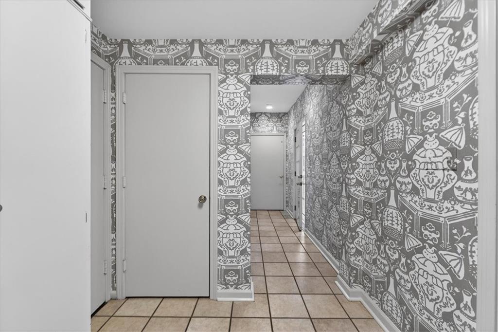 2835 Verona Road Mission Hills, KS 66208 - Photo 37 of 90