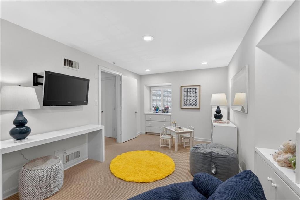 2835 Verona Road Mission Hills, KS 66208 - Photo 55 of 90