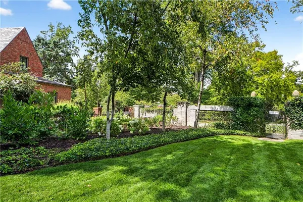 $4,200,000 | 2835 Verona Road, Mission Hills, KS 66208