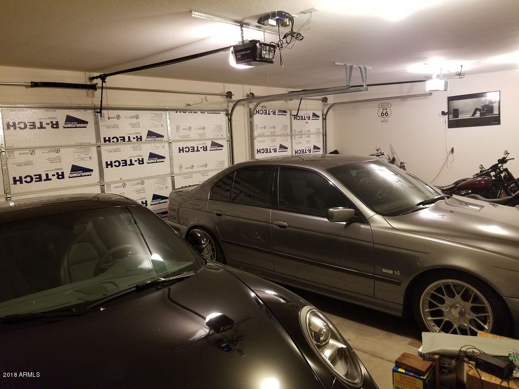 2721 South Powell Road Apache Junction, AZ 85119 - Photo 4 of 25 a view of car garage